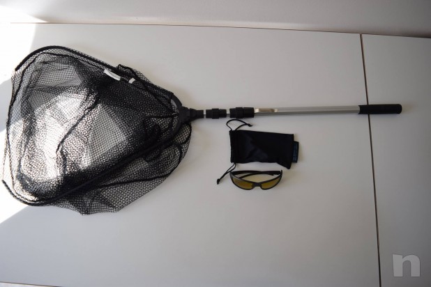 Attezzatura da spinning: guadino, diverse esche, galleggianti, pinze slamatura, occhiali foto-548