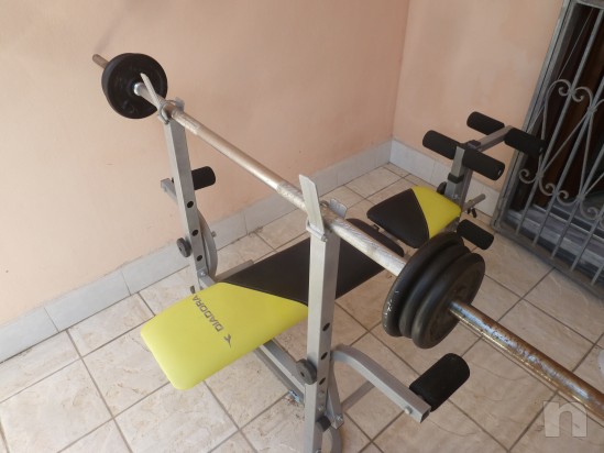 Panca piana multifunzione con bilanciere e dischi foto-4864