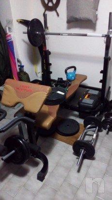 panca con vari manubri e bilancere foto-9147