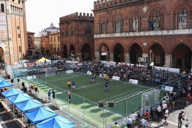 noleggio e installazione calcetto smontabile per manifestazioni in piazza foto-5358