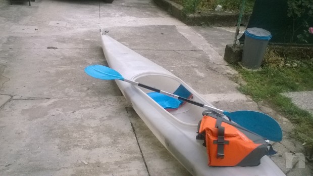  canoa completa di giubbotto salvagente e pagaia  foto-9651