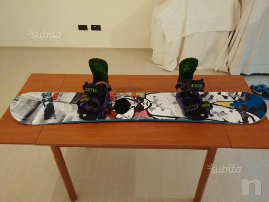Tavola da snowboard uomo 162cm. + attacchi Hostile foto-5633