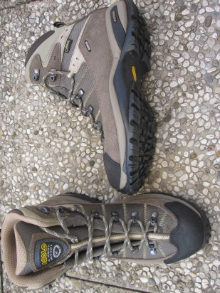 Scarponi trekking goretex foto-10000