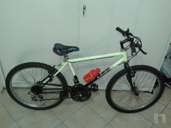 MTB del 24 come nuova con 18 velocità adatta a bambini dai 9 anni in su' foto-10516