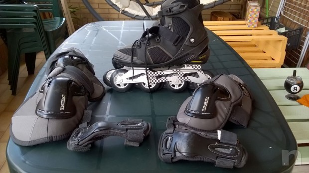 pattini a rotelle in linea più protezioni foto-6089