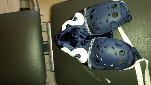 cuffia per palla a nuoto della waterfly misura L con protezioni orecchie foto-614