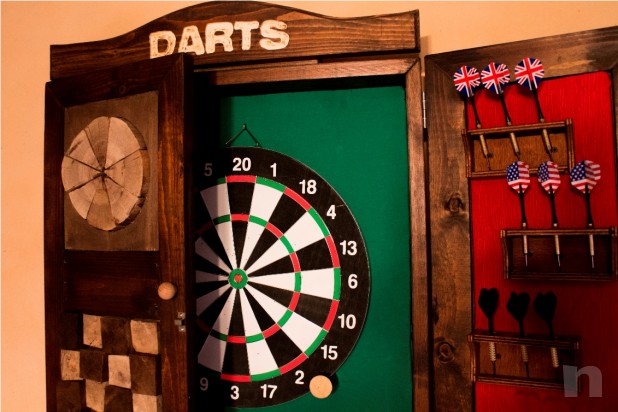 FRECCETTE - Armadietto a muro con bersaglio foto-6144