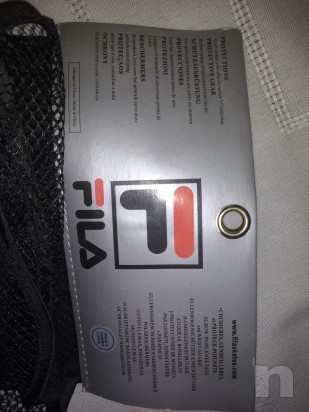 Set completo protezione contenente parapolsi ginocchiere e gomitiere foto-11709