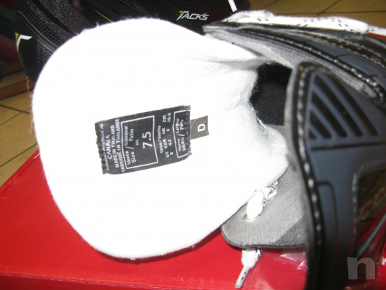 Pattini Hockey CCM modello Tacks 4052 size 7.5D foto-12096