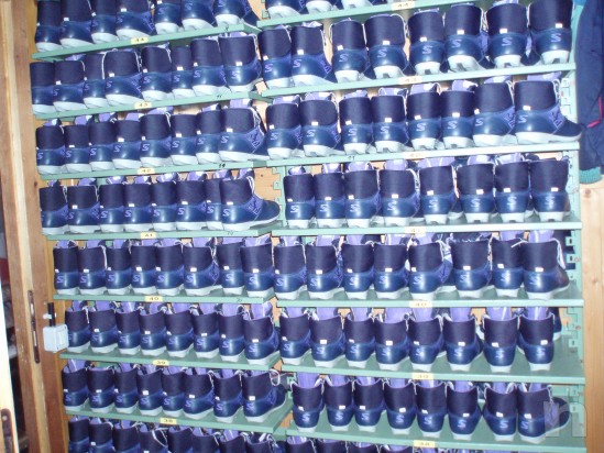 materiale attrezzatura sci da noleggio foto-6804