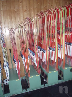 materiale attrezzatura sci da noleggio foto-12102