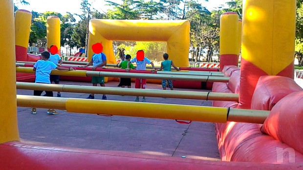 Gonfiabile Calcio Saponato/Calcio Balilla Umano foto-12123