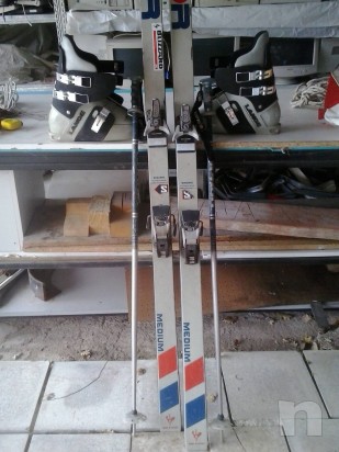 SCI DA DISCESA LUNGHEZZA METRI 2 CON SCARPONI E BASTONCINI foto-7190