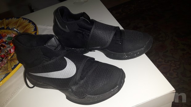 Scarpe  Nike n° 45.5. Usate solo 2 volte su parquet  foto-7772