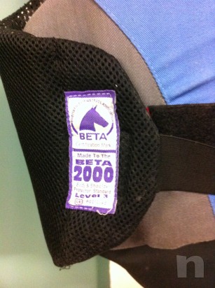 GIUBBINO PROTETTIVO E CAP DA EQUITAZIONE foto-14622