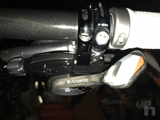 SRAM XX1 composto da 4 pezzi - cambio - manettino - gruppo pignoni - catena  in ottime condizioni le foto sono reali e si può vedere il suo utilizzo foto-14813