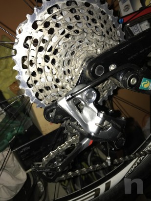 SRAM XX1 composto da 4 pezzi - cambio - manettino - gruppo pignoni - catena  in ottime condizioni le foto sono reali e si può vedere il suo utilizzo foto-8194