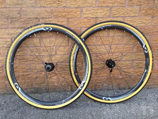 Copia ruote Forza 4za Cirrus tubolare in carbonio PRO t30 FRENO A DISCO RUOTE 10/11 velocità vasche Inc Nuovo foto-8214