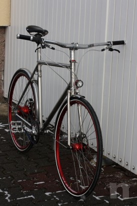 Trekking con telaio in acciaio inox lucido e Gates Carbon Nuovo foto-14994