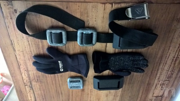 Muta umida 7mm 2 pz cressi sub con accessori foto-1143