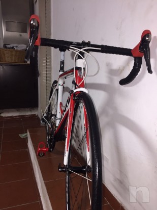 Vendo Bianchi modello "sempre " in carbonio taglia "M" Shimano ultegra velocità 10 peso 8kg foto-15640