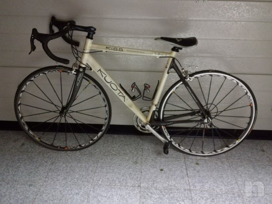 Bici da corsa ben tenuta foto-16176