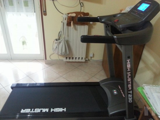 Vendo  tapirulan  marca  High  Muster acquistato   da  Mida  sport , usato pochissime volte causa problemi  di  salute .  foto-8890