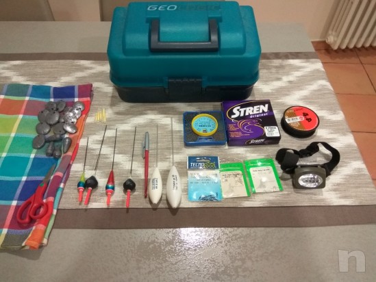 Cassetta e sedia da pesca foto-9045