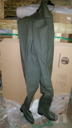 Stivalacci e tuta da pesca foto-17264