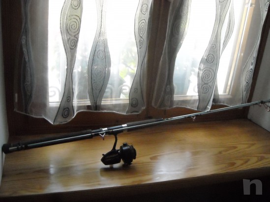 canna da pesca fissa con mulinello foto-9690